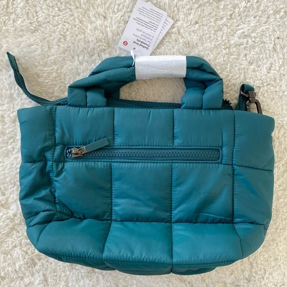 🎉🎉 HOST PICK 🎉🎉 Lululemon Quilted Grid Crossbody Bag Storm Teal NWT - Picture 4 of 11